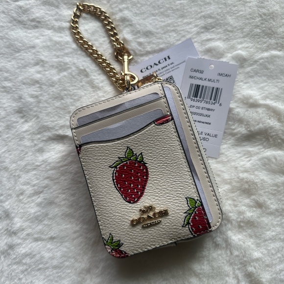 NWT Zip Card Case With Strawberry Print 🍓 - Picture 4 of 8